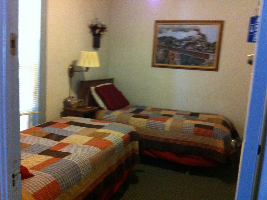 Pullman House Inn Portola 客房 照片