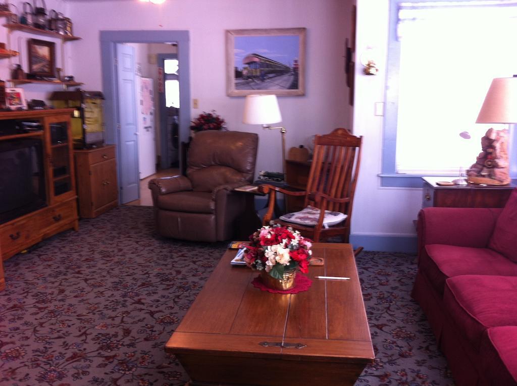 Pullman House Inn Portola 外观 照片