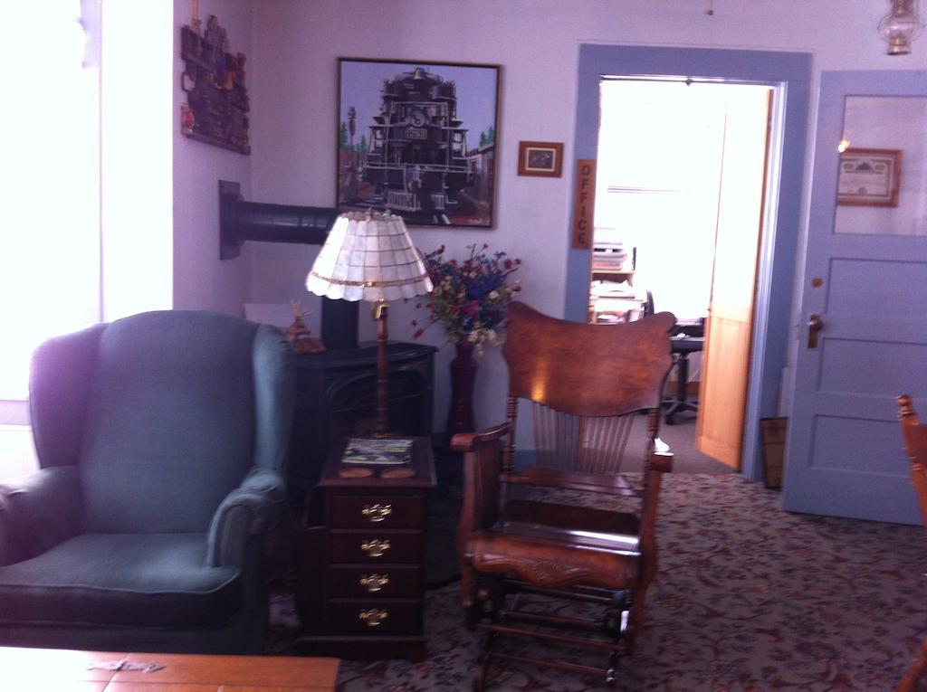 Pullman House Inn Portola 外观 照片